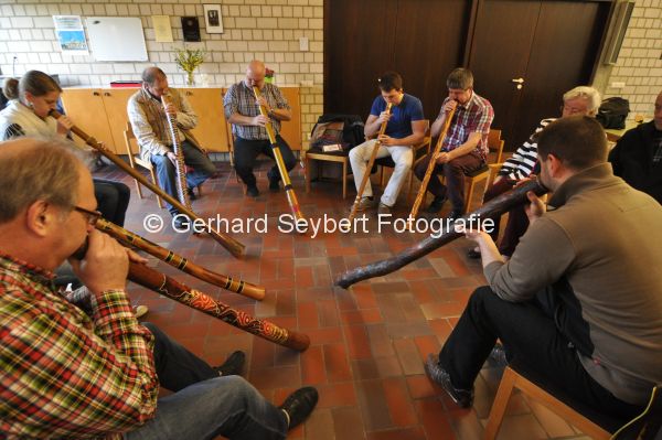 Didgeridoo-Workshop Wido (Bild mit Anne Klatt beim ben und Dozent!)